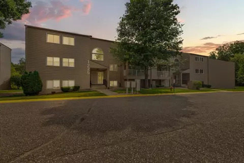 1225 Ferndale St N #B14, Maplewood, MN 55119