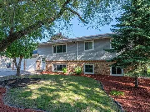 1185 County Road B W, Roseville, MN 55113