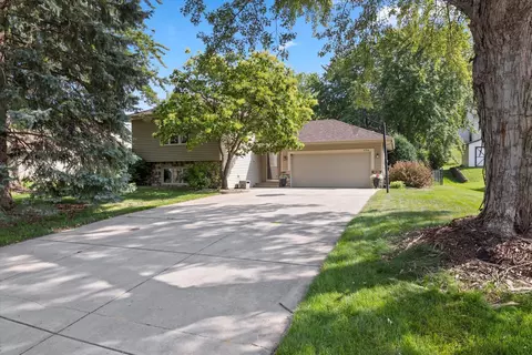 9704 172nd St W, Lakeville, MN 55044