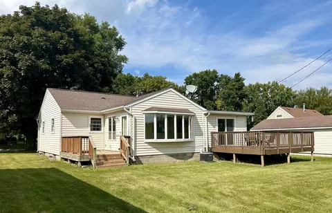 624 Glenview Dr, Albert Lea, MN 56007 photo 2