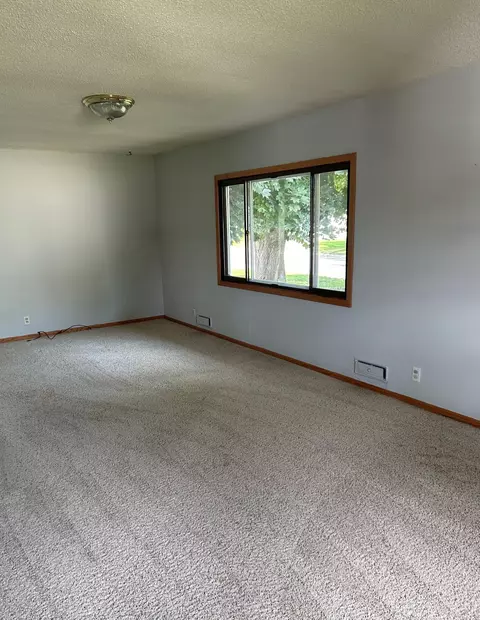624 Glenview Dr, Albert Lea, MN 56007 photo 5