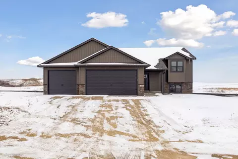 488 Gopher Ct, New Richmond, WI 54017