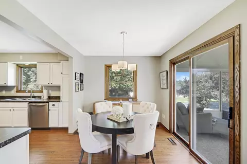 4354 Svensk Ln, Eagan, MN 55123 photo 8