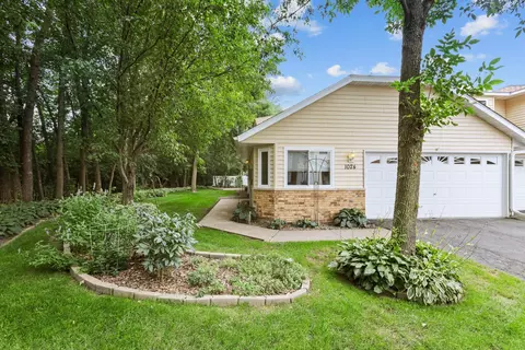1024 17th Ave SE, Forest Lake, MN 55025