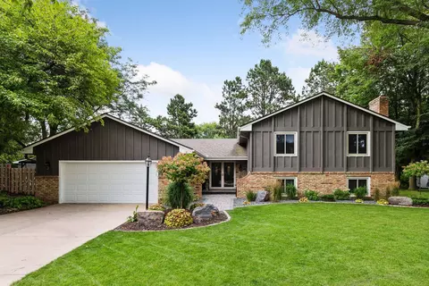 2920 Everest Ln N, Plymouth, MN 55447