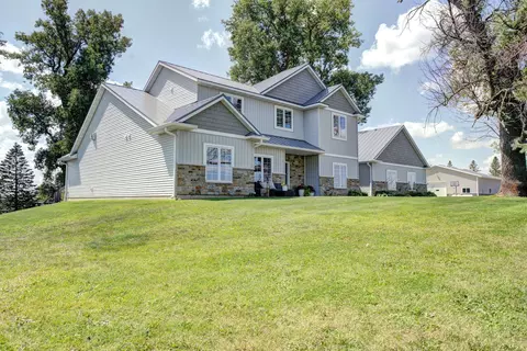19727 County Highway 24, West Concord, MN 55985