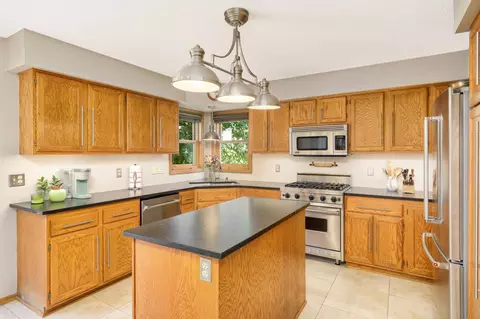 9240 Overlook Ln, Champlin, MN 55316 photo 7