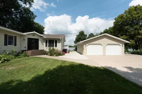 921 E Fir Ave, Fergus Falls, MN 56537