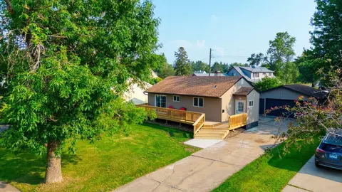 244 Arlington Rd, Hoyt Lakes, MN 55750