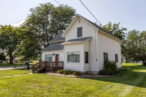 436 Pembroke Ave S, Wabasha, MN 55981