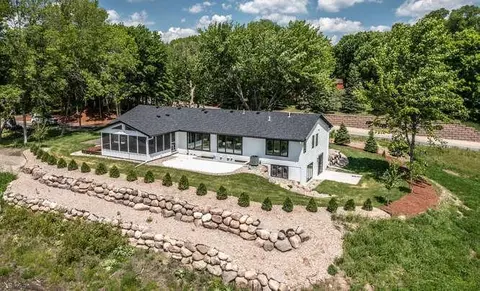 727 Ensconced Way, Chaska, MN 55318
