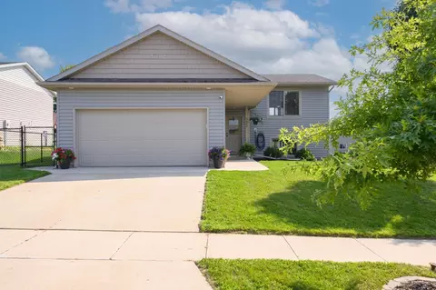 5888 Excalibur Ct NW, Rochester, MN 55901