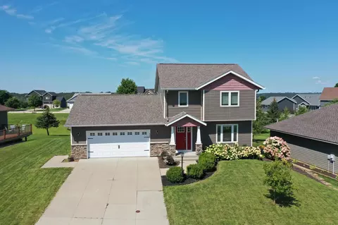 908 Breckenridge Dr, Red Wing, MN 55066