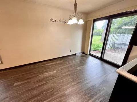 216 Carrow Cir, Marshall, MN 56258 photo 9