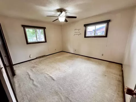 216 Carrow Cir, Marshall, MN 56258 photo 14