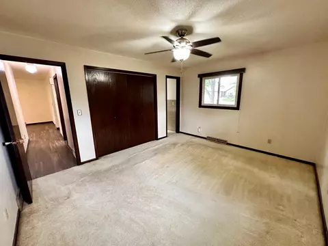 216 Carrow Cir, Marshall, MN 56258 photo 13