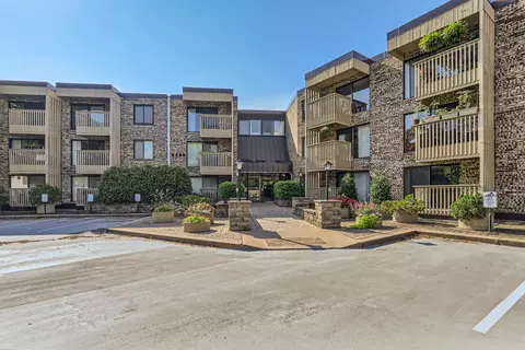 9400 Old Cedar Ave S #222, Bloomington, MN 55425