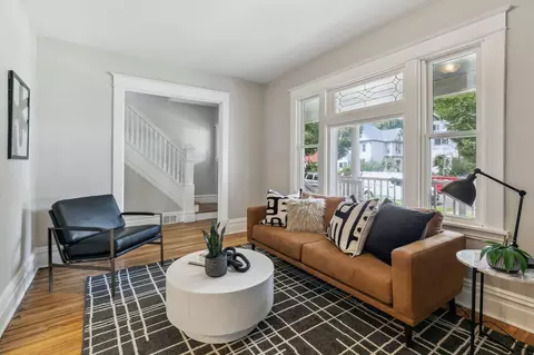 826 Charles Ave, Saint Paul, MN 55104