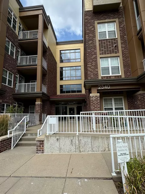 2540 38th Ave NE #404, Saint Anthony, MN 55421