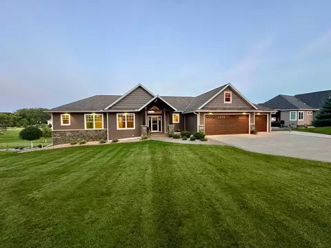 7235 12th St NW, Willmar, MN 56201