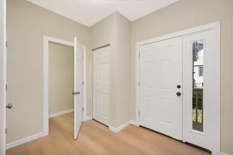Entry Way - 695 Cook Ave E, Saint Paul, MN 55106 photo 3 of 4