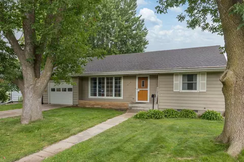 215 Meray Blvd, Mankato, MN 56001