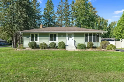 1911 Lombardy Ln, White Bear Lake, MN 55110