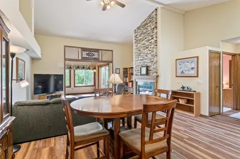 7604 Ojibway Park Bay, Woodbury, MN 55125