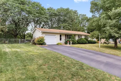 2106 Jade Ln, Eagan, MN 55122