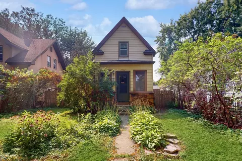 3932 38th Ave S, Minneapolis, MN 55406