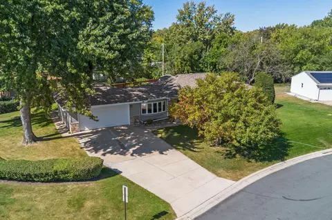 8742 Thomas Ave S, Minneapolis, MN 55431
