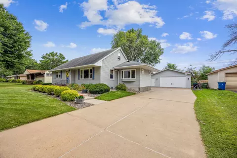 120 River Edge Way NE, Fridley, MN 55432