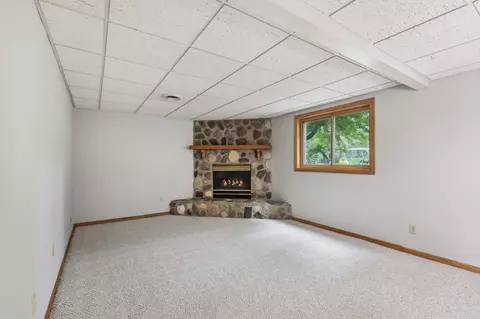 664 Dresden Dr, Chaska, MN 55318 photo 23