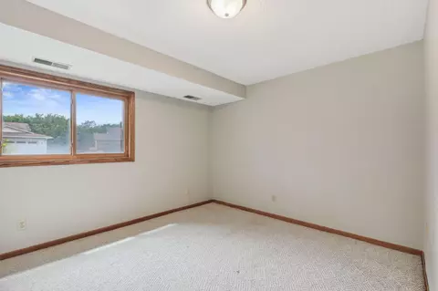 664 Dresden Dr, Chaska, MN 55318 photo 27