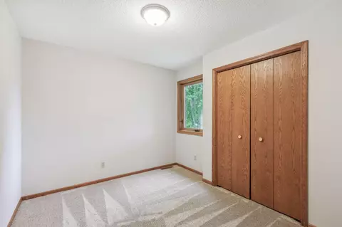 664 Dresden Dr, Chaska, MN 55318 photo 20