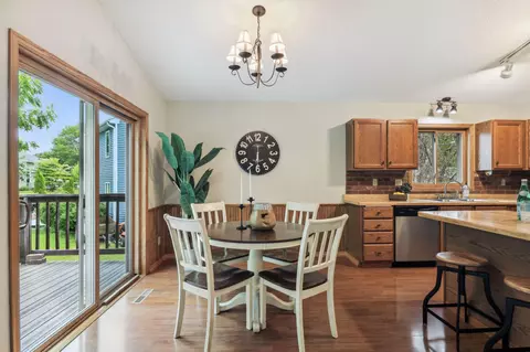664 Dresden Dr, Chaska, MN 55318 photo 9