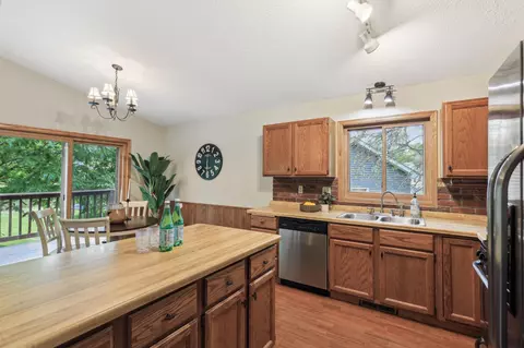 664 Dresden Dr, Chaska, MN 55318 photo 14