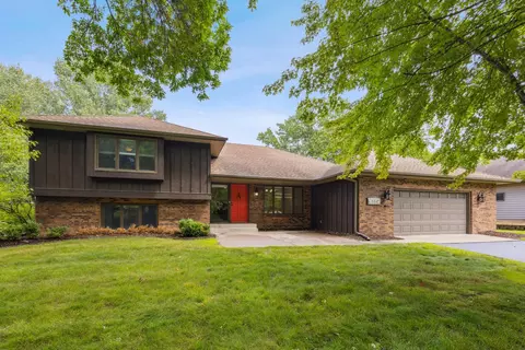 6382 Goldenrod Ln N, Maple Grove, MN 55369