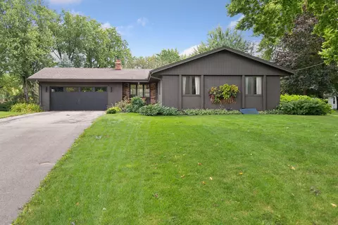 1810 Gladview Ln, Maple Plain, MN 55359
