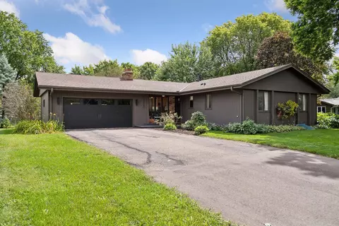 1810 Gladview Ln, Maple Plain, MN 55359 photo 2