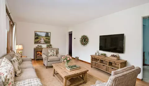 3816 Independence Ave N, New Hope, MN 55427