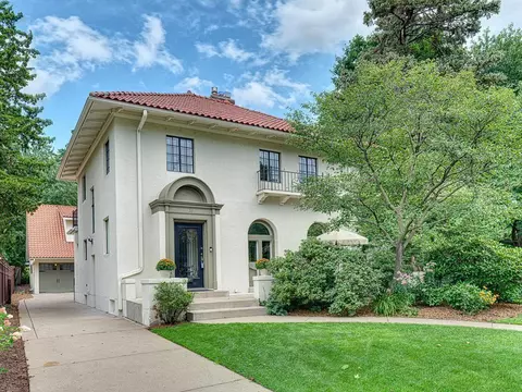 76 Exeter Pl, Saint Paul, MN 55104