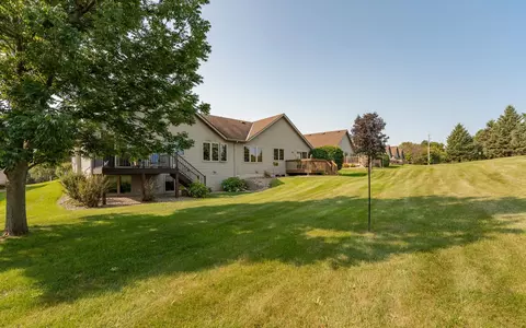 1139 Essex Pkwy NW, Rochester, MN 55901