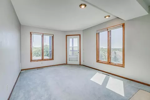 4170 Hilltop Ln #302, Eagan, MN 55123