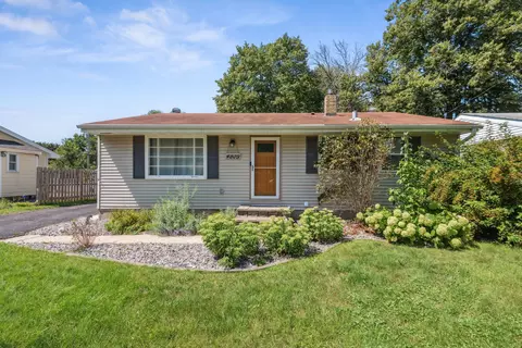 4829 Dillon St, White Bear Lake, MN 55110