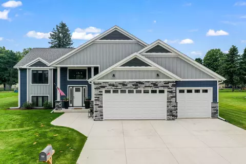201 6th St NW, Blooming Prairie, MN 55917
