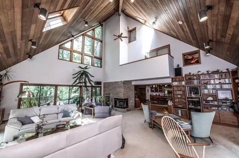 750 Mohican Ln, Mendota Heights, MN 55120