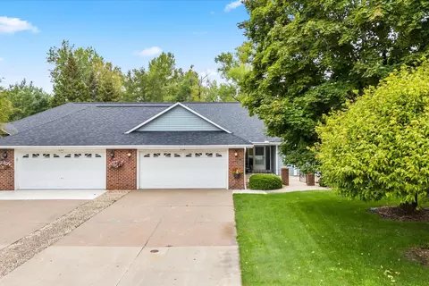 1134 Lois Ct, Shoreview, MN 55126