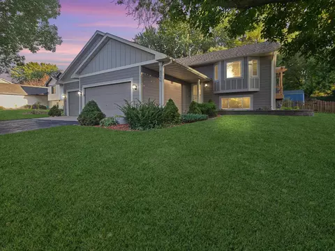 8366 174th St W, Lakeville, MN 55044