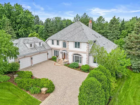 2015 Autumn Pl, Roseville, MN 55113